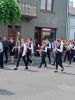 Orkiestra gra podczas procesji